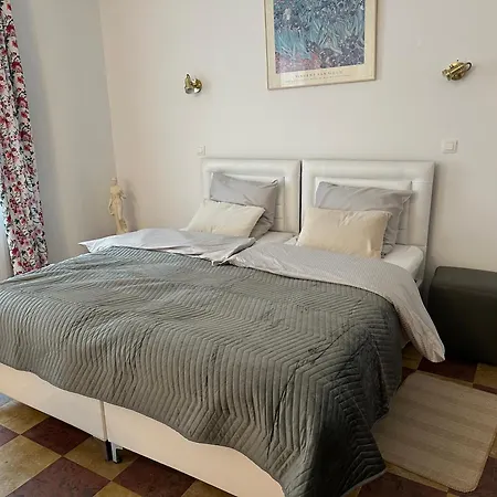 Dokstudio50 民宿 *